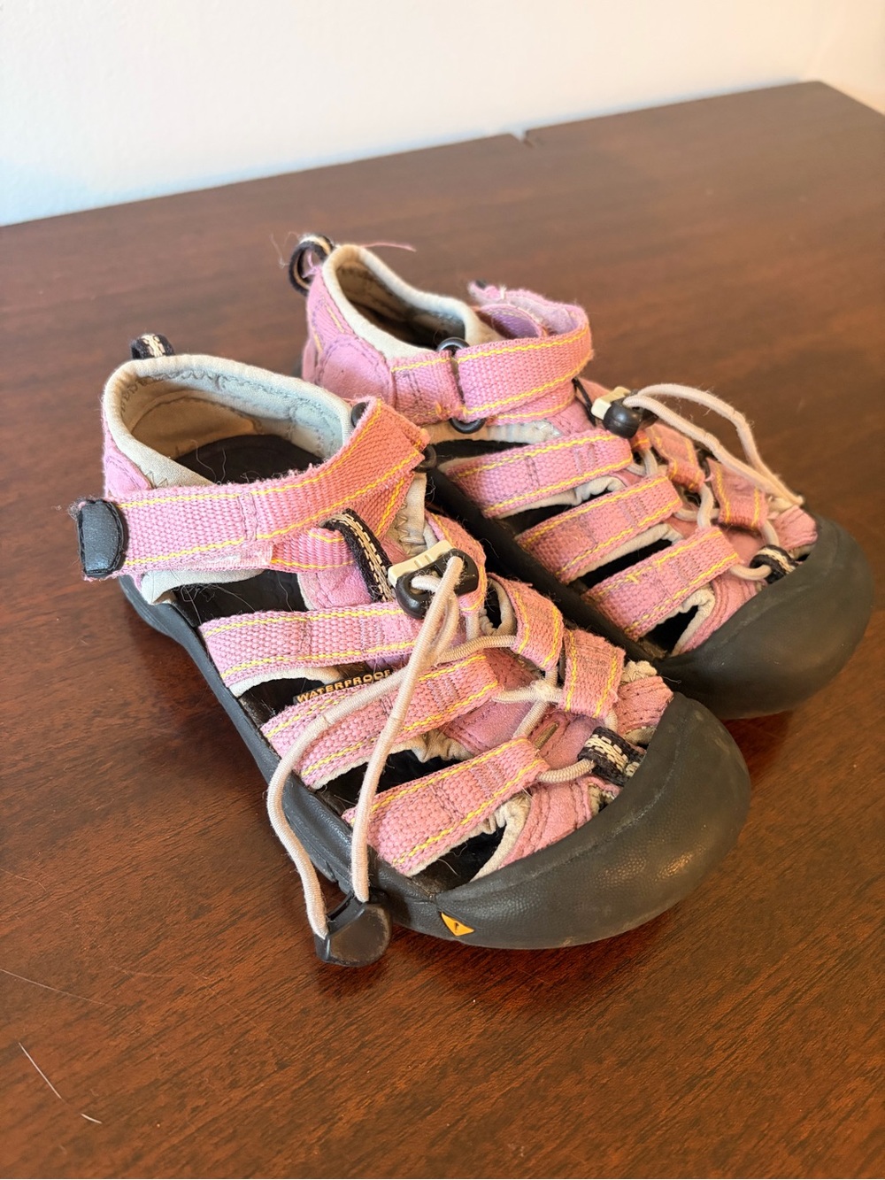 Keen Pink and Black Kids' Outdoor Sandals with Bungee Lacing Size 11